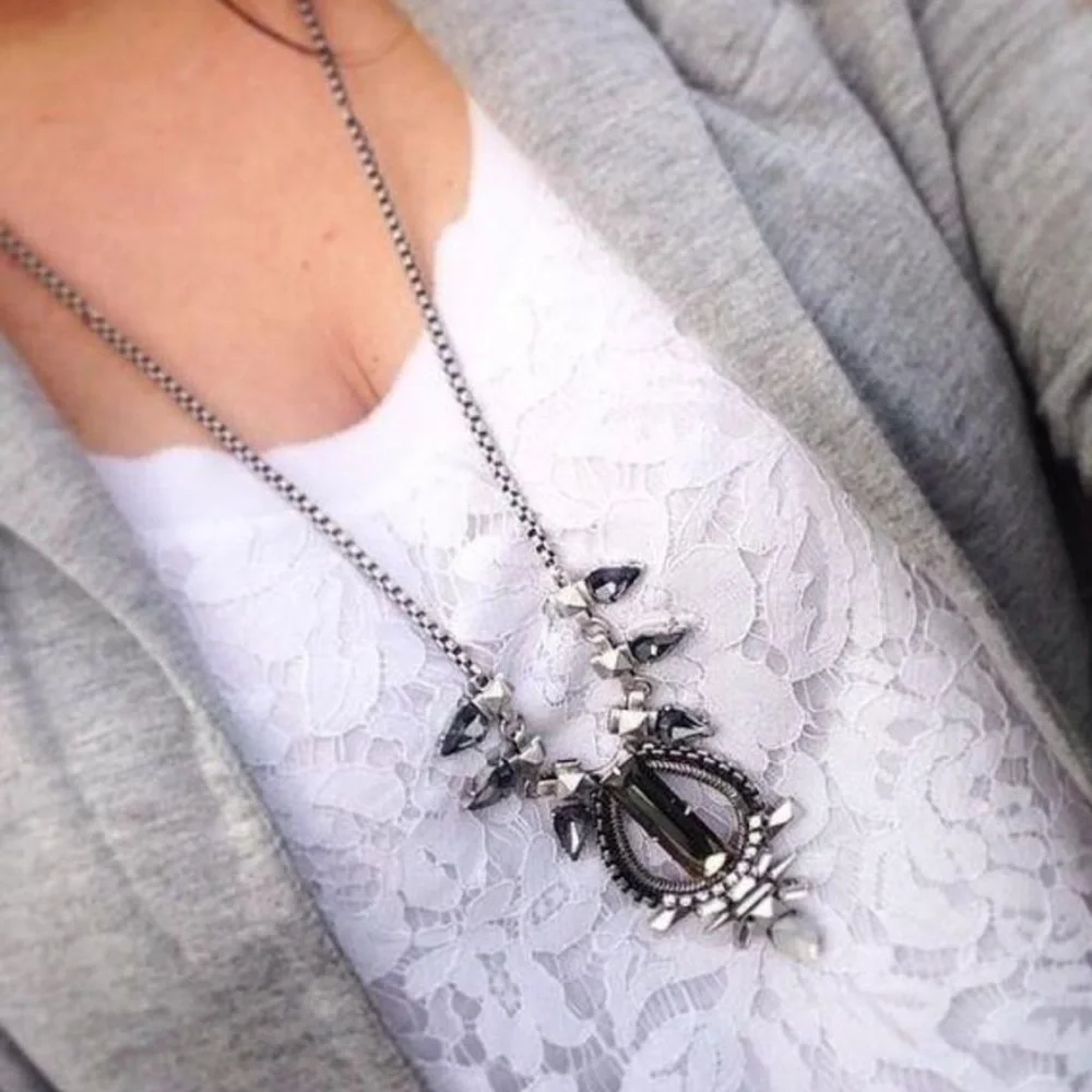 :: Stella & Dot Eclipse Statement Necklace - Picture 2 of 9